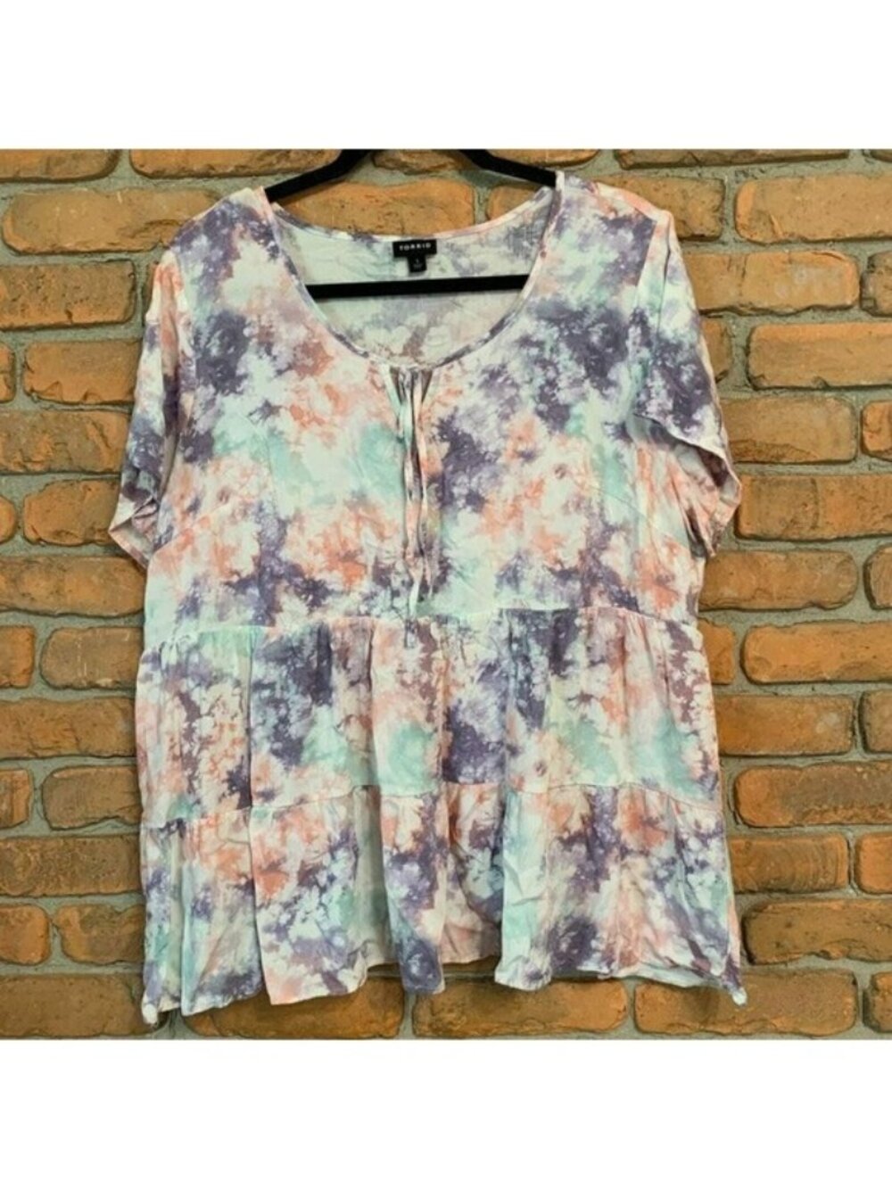 Torrid Tie-Neck Top Women Size 1X Tie Dye Tiered Ruffle Short Sleeve Blouse Plus